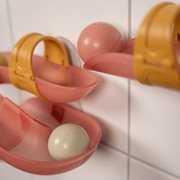 Mit dieser Badewannenmurmelbahn wird die Badewanne zum Lieblingsspielplatz Ihrer Kleinen.
