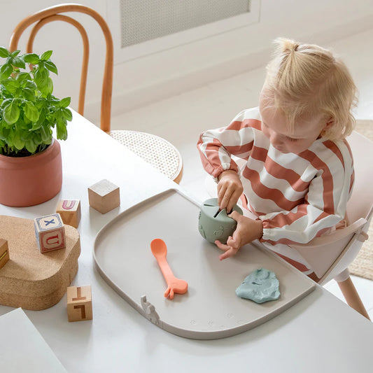 Produktbild: Donebydeer - Ärmeltaschen-Lätzchen - Stripes von donebydeer im Onlineshop von dasMikruli - Dein Shop für Baby Erstausstattung