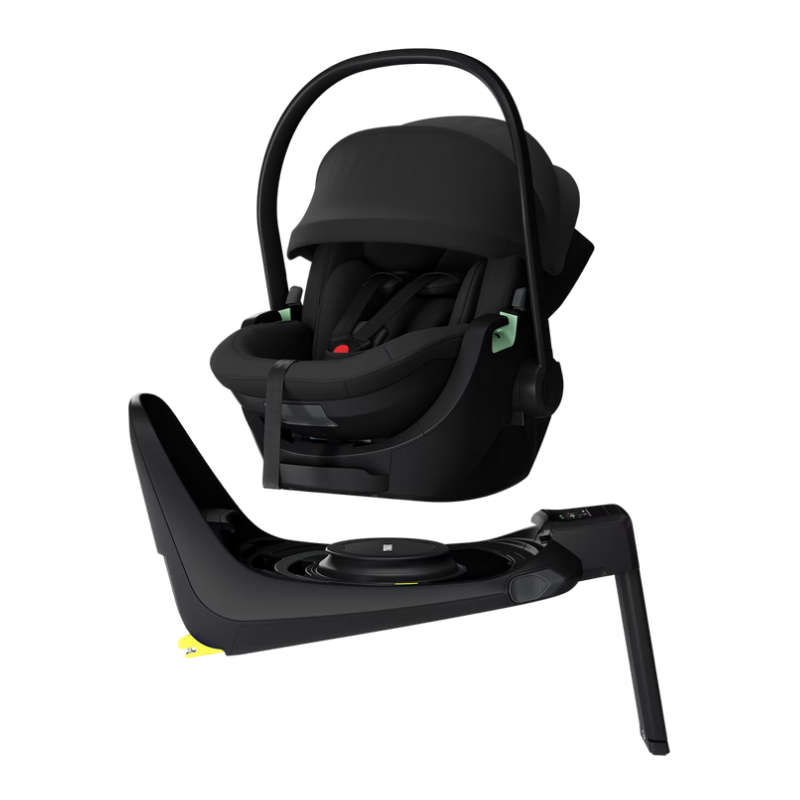 Thule Babyschale mit ISOFIX-Basis – schwarz Babyschale sicher montiert auf grauer Thule ISOFIX-Basis mit Stützfuß und verstellbarem Tragegriff