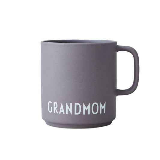 Produktbild: Favourite Cup with handle - Grandmom von DesignLetters im Onlineshop von dasMikruli - Dein Shop für Baby Erstausstattung