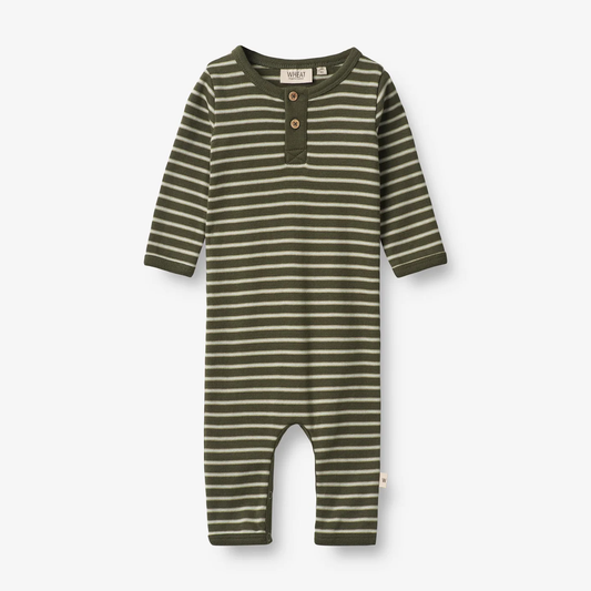 Produktbild: Strampler Finn - dark green stripe von wheat im Onlineshop von dasMikruli - Dein Shop für Baby Erstausstattung