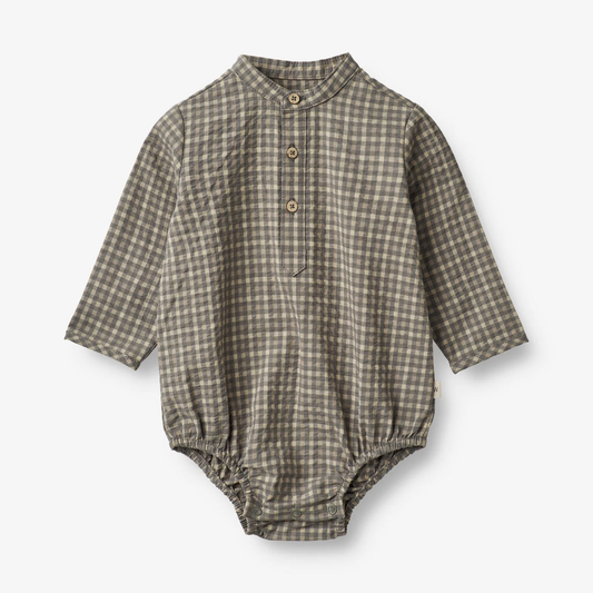 Produktbild: Stramplershirt aus Seersucker von wheat im Onlineshop von dasMikruli - Dein Shop für Baby Erstausstattung