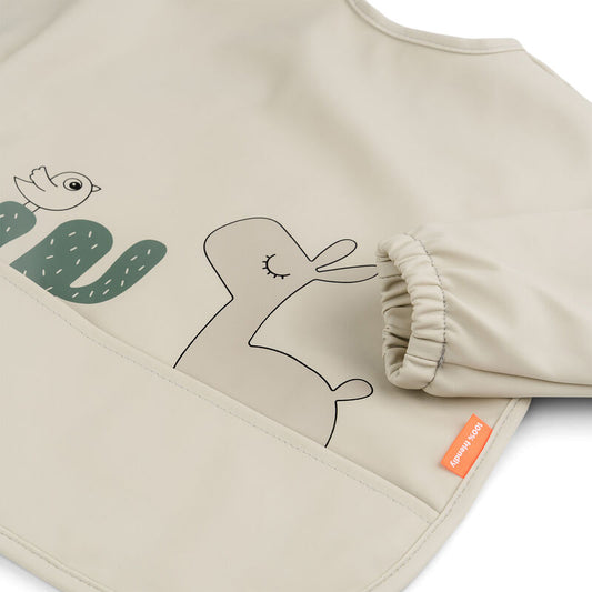 Produktbild: Ärmeltaschen-Lätzchen Lalee Sand (6-18 Monate) von donebydeer im Onlineshop von dasMikruli - Dein Shop für Baby Erstausstattung