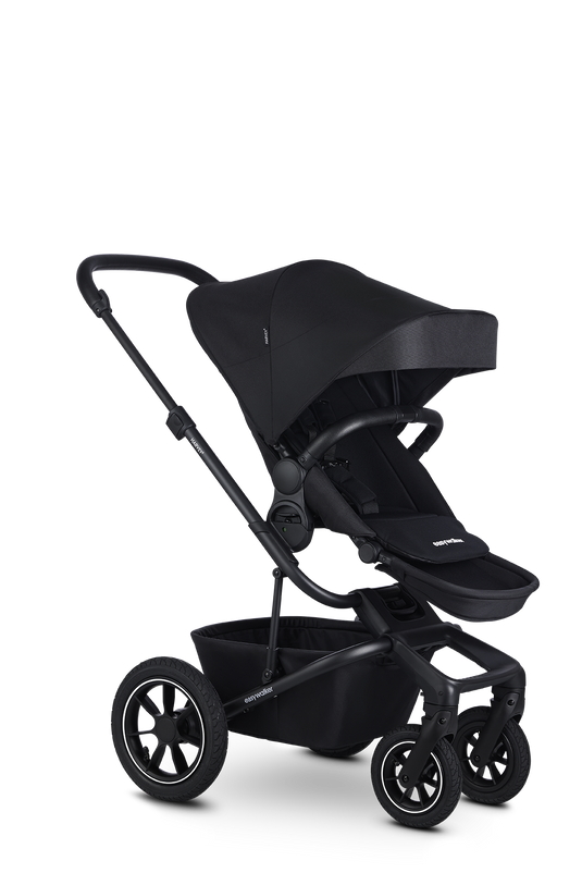 Der Kinderwagen Harvey5 von der Firma Easywalker in der Farbe Midnight Black mit Luftreifen.