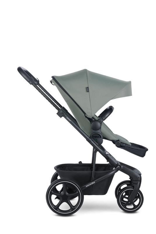 Der Kinderwagen Harvey5 der Marke Easywalker in der Farbe Agave Green mit dem Sportsitz.