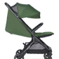 Der Buggy Jackey2 von der Firma Easywalker in der Farbe Deep Green. Die Rückenlehne in der Liegefunktion.