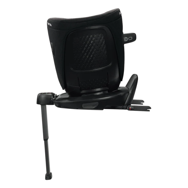 Kindersitz TODLnext auf der ISOFIX basenext montiert und drehbar.