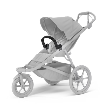Thule Kinderwagen mit montiertem schwarzem Sicherheitsbügel am Sitz