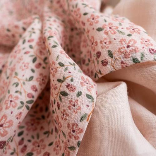Produktbild: little dutch - swaddles 70x70 cm fairy floral von little dutch im Onlineshop von dasMikruli - Dein Shop für Baby Erstausstattung