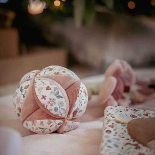 Produktbild: little dutch - Stoffball fairy garden von little dutch im Onlineshop von dasMikruli - Dein Shop für Baby Erstausstattung