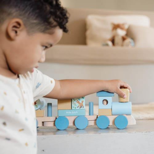 Produktbild: little dutch - Eisenbahn mit Steckformen forest friends von little dutch im Onlineshop von dasMikruli - Dein Shop für Baby Erstausstattung