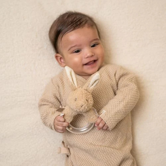 Produktbild: little dutch - Ringrassel Hase von little dutch im Onlineshop von dasMikruli - Dein Shop für Baby Erstausstattung