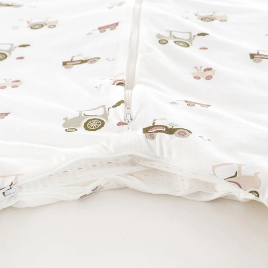 Produktbild: Träumeland - Schlafanzug TO GO Little Farm grün von Träumeland im Onlineshop von dasMikruli - Dein Shop für Baby Erstausstattung