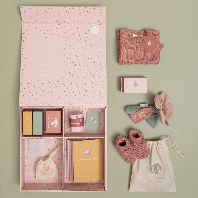 Bewahren Sie die Erinnerungen an die Kindheit Ihres Babys in dieser luxuriösen Little Dutch-Erinnerungsbox auf.